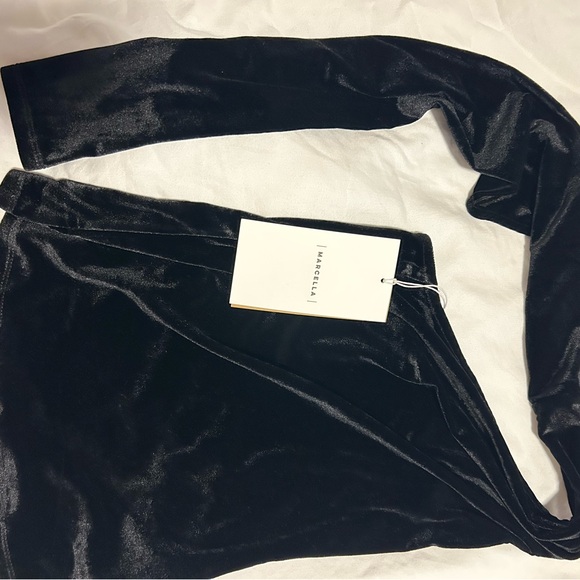 Marcella NYC Black One-Shoulder Blouse - Picture 5 of 5